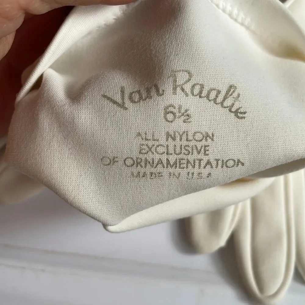 ‎Vtg Van Raalte white long nylon gloves